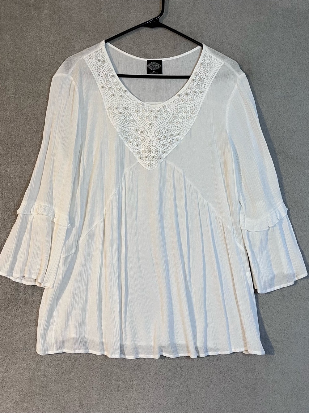 Boho Lace-Detail White Peasant Top Faux Pearl Accents Womens M